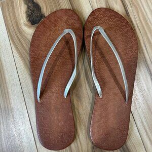 Vineyard Vines Flip Flops